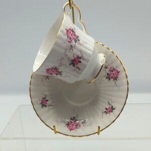 Hammersley Teacup & Saucer Fine Bone China Made in England Floral Gold Trim